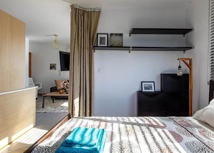 Cosy At Lykavitos Lägenhet