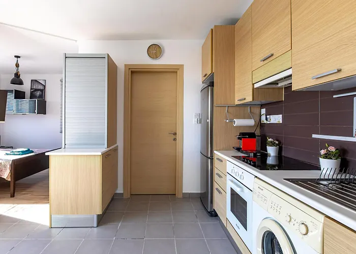 Lägenhet Cosy At Lykavitos Nicosia