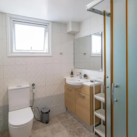 Cosy At Lykavitos * Nicósia